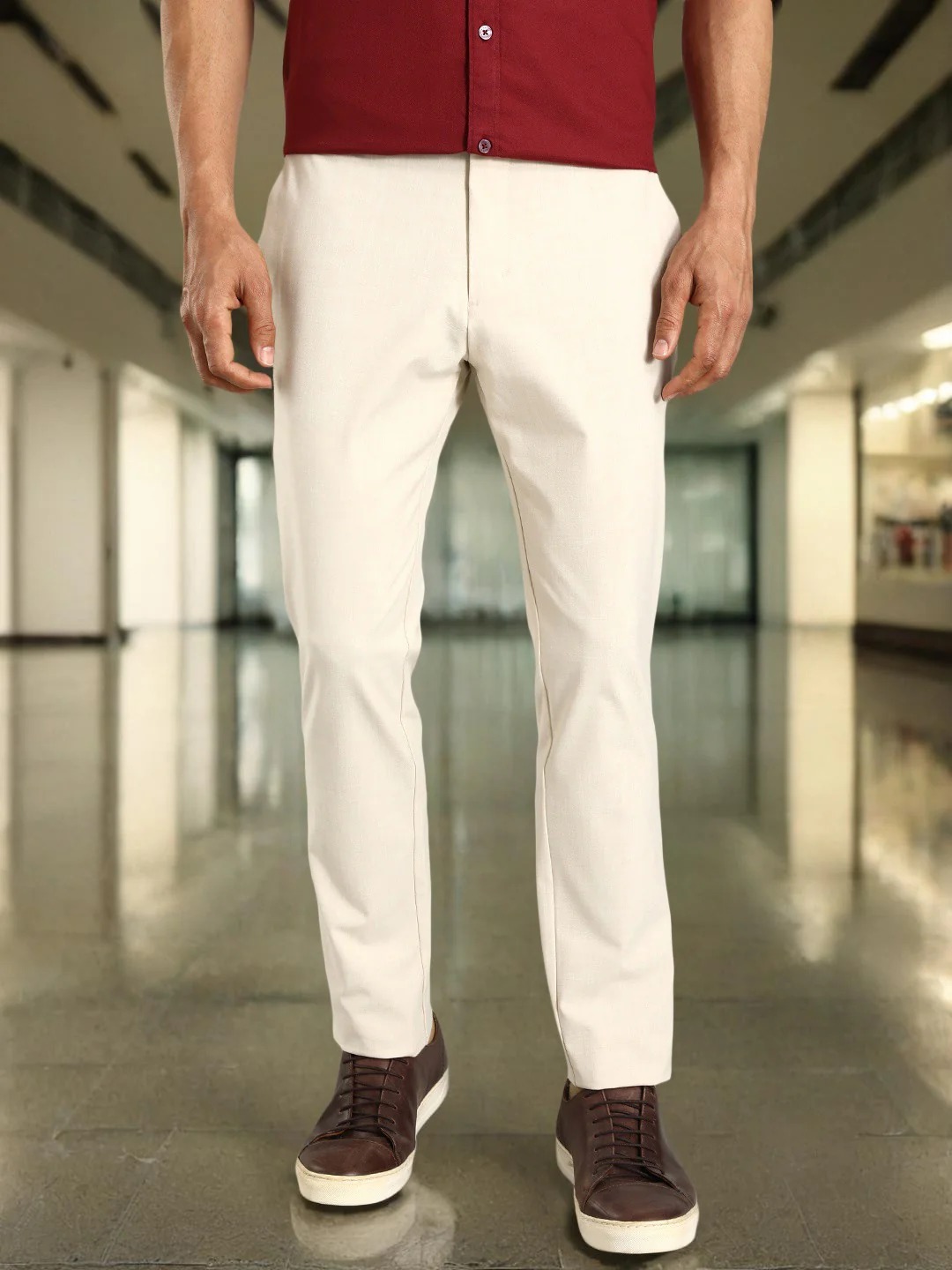 Indian Terrain Men's Comfort Fit Solid Beige Trousers